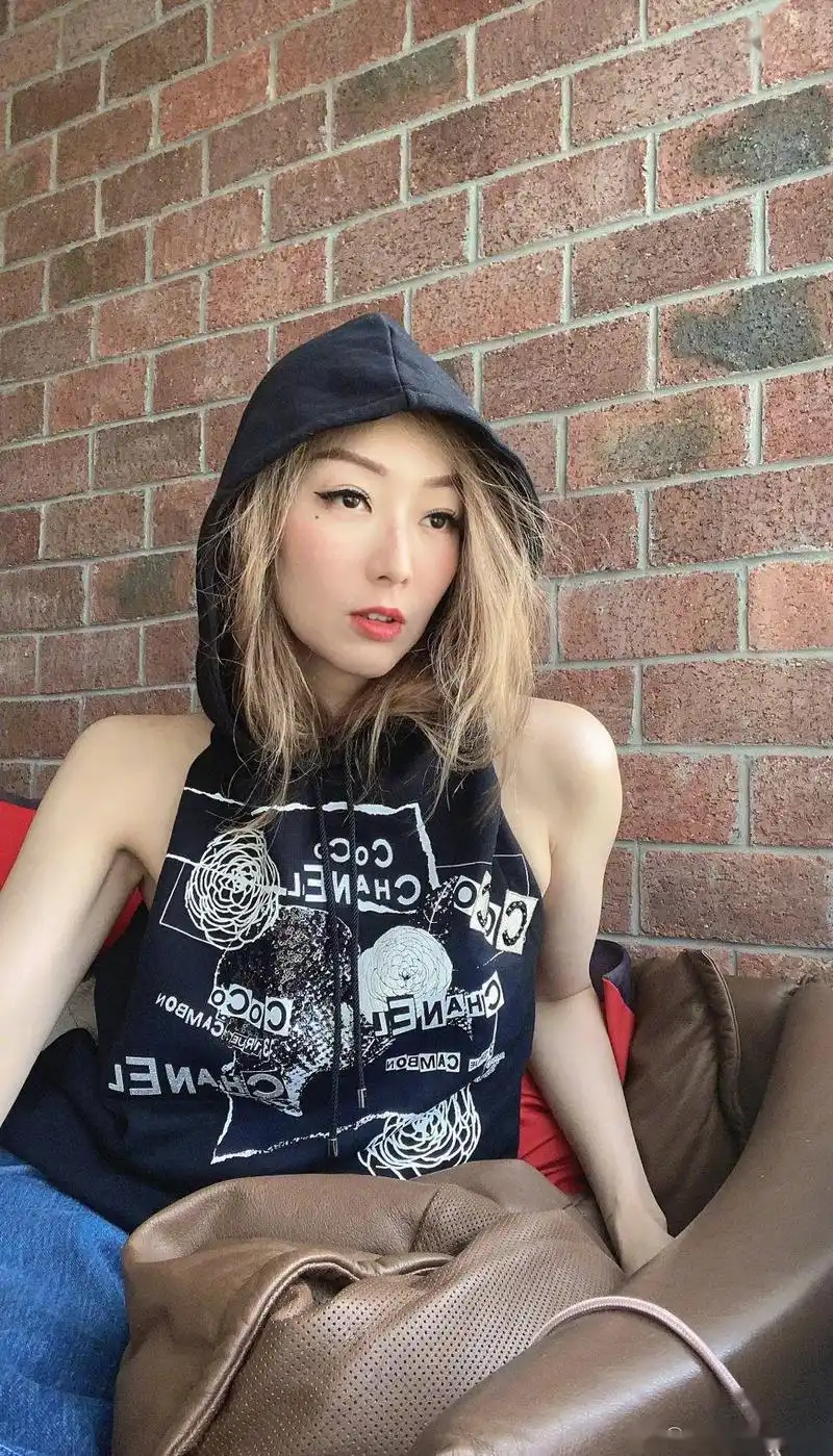 郑秀文:不做谁的无冕之王,只做自己的时代女王