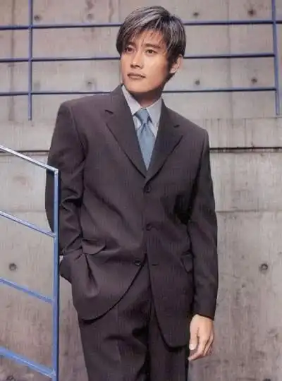 姓名: 李秉宪lee byung hun    生于: 1970年7月12日     身高: 178