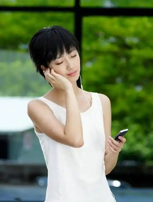 短发女王桂纶镁的美来自哪里?