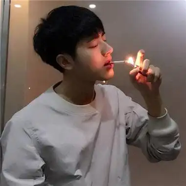 男生超拽炫酷高冷头像大全2021一朵彼岸花为你盛开于浮华