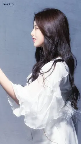 完美侧脸. 图源水印-杨超越图站