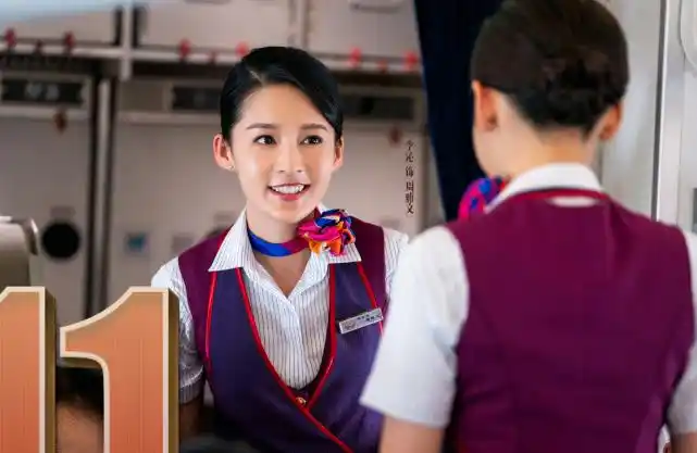 《庆余年》后李沁再上新作,摆脱柔弱形象,一身警服又美又飒!