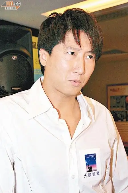 洪天明遭网友"围剿" 发火护家人捍卫至爱