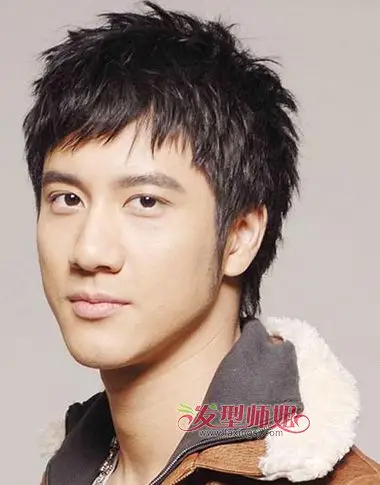 台湾第一优质偶像王力宏 短发面面俱到做型男