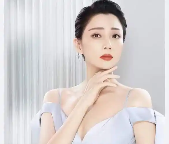 肩宽40的女明星有哪些(女生肩宽40cm骨架大吗)