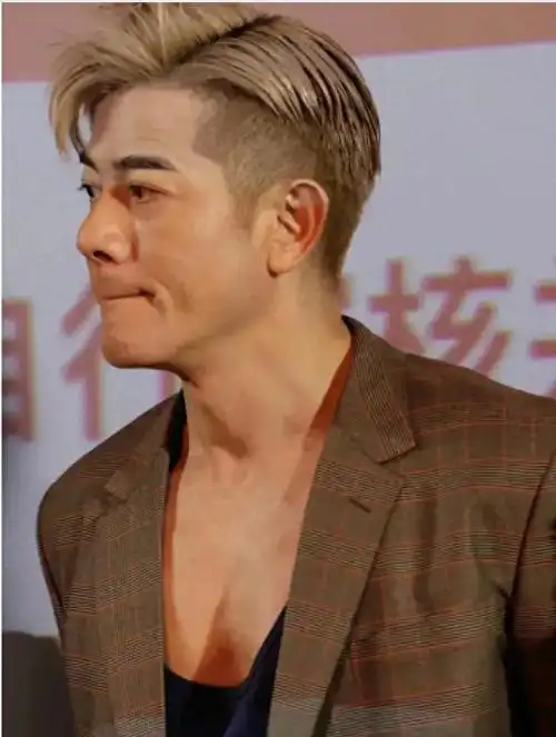 郭富城生图,真的很难想象他都快60岁了,难怪方媛一脸花痴!