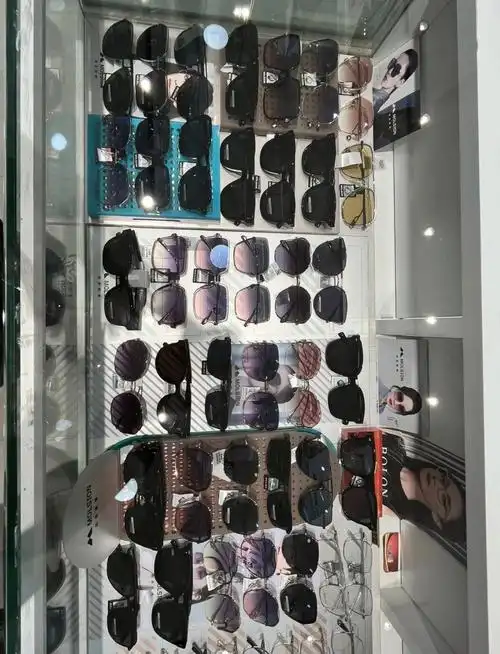 暴龙陌森太阳镜眼镜框低价出售