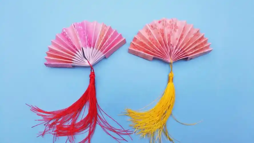 手工折纸带穗子的古风小扇我真是控制不住内心的喜欢-全民小视频手工