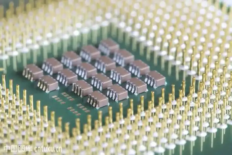 侠客岛:白宫内部报告,揭露美国打压中国芯片行业内幕