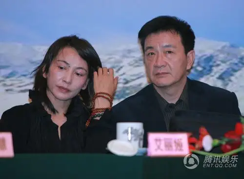 著名表演艺术家周里京教授在拍电影《人生》时的生活图片