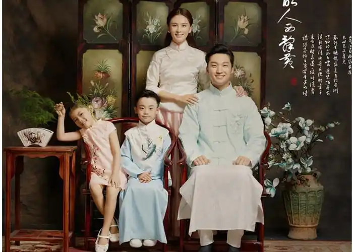 写真拍照艺术全家福四口新款一家服装摄影儿童亲子装