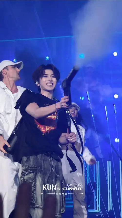 蔡徐坤超话|#原创音乐制作人蔡徐坤#    《bigger》五周年快乐