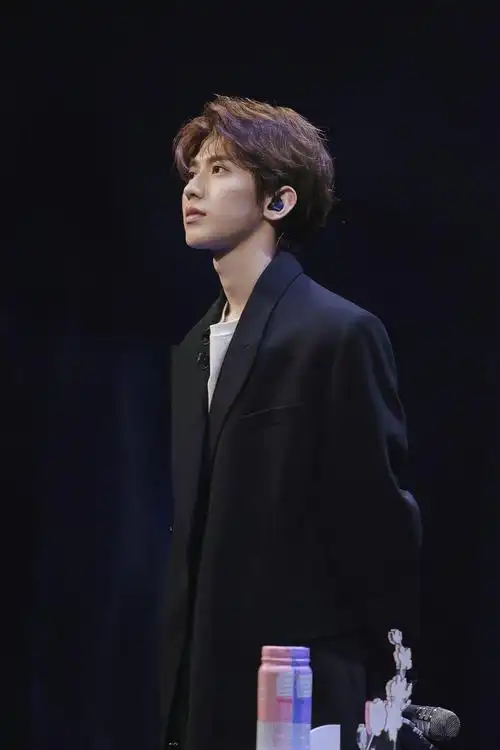 观组内颜值比较帖有感婧内的蔡徐坤真的很帅