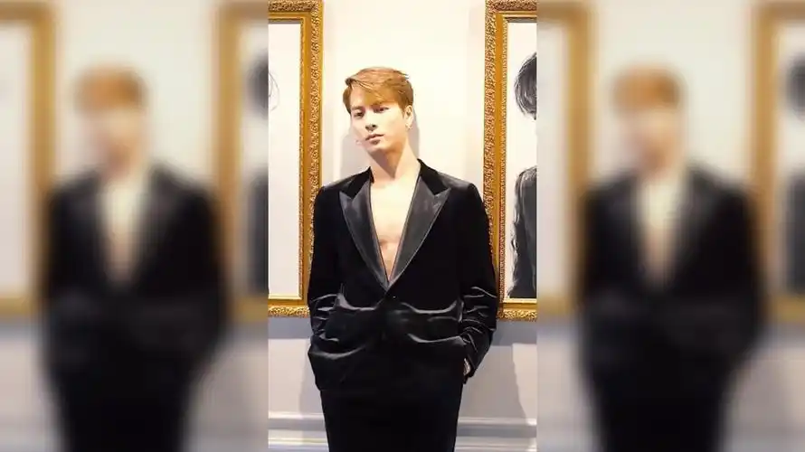 王嘉尔肌肉合集,这胸肌这腹肌,真的绝了!