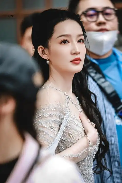 李沁gq工作室出图##gq红毯