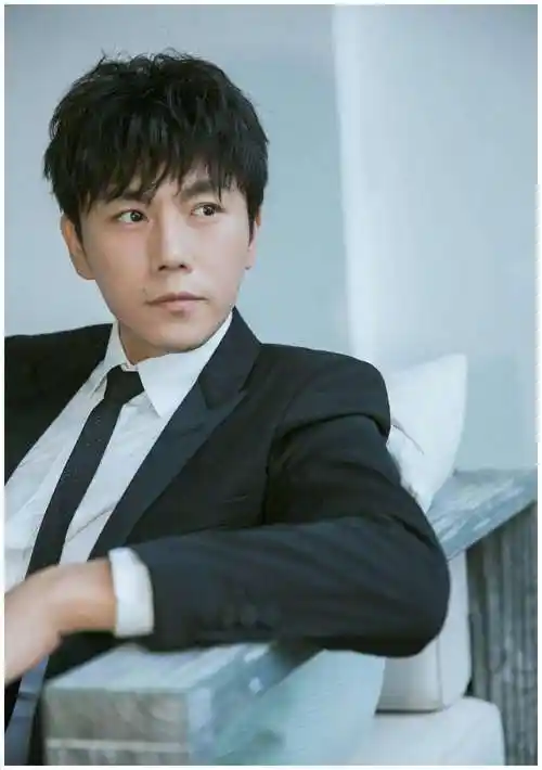 秦昊:前女友众多,娶了伊能静后大器晚成,加倍对自己的大妻子好_因为_