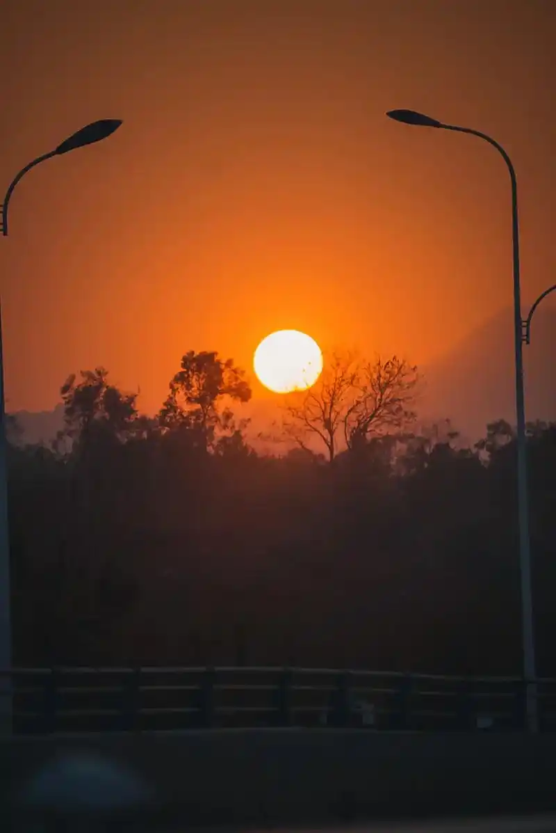 我想和你一起生活 在某个小镇 共享无尽的黄昏 #人间烟火 # - 抖音