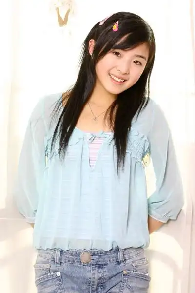 超级女生 张含韵 新鲜写真