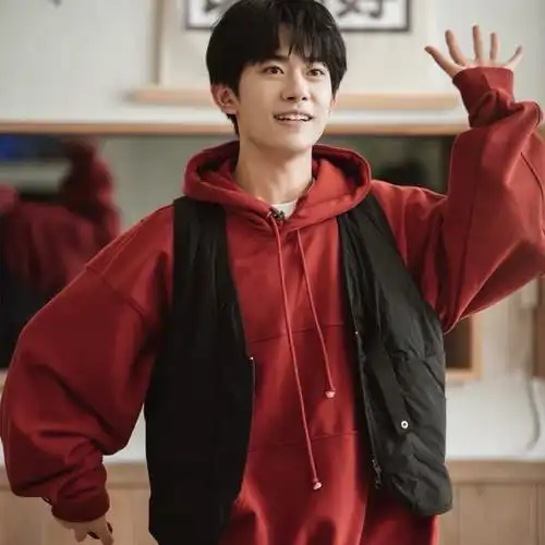 轻奢易烊千玺同款衣服男新款oversize宽松学生红色连帽外套卫衣女男款