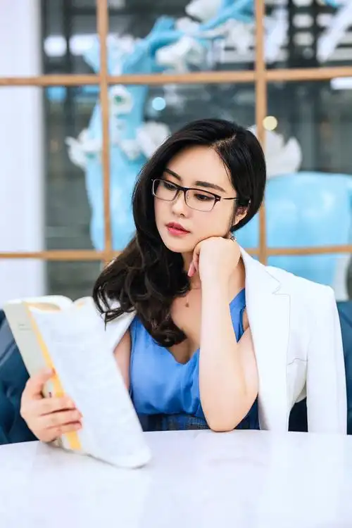 云南云雅女总裁赞助电影《阳光恋人》回味创业追梦之路