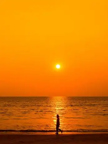 海边的夕阳,一片橙红橙红的