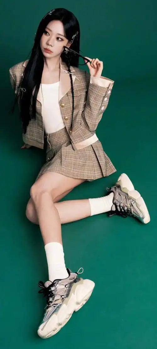 美女系列壁纸353—张紫宁