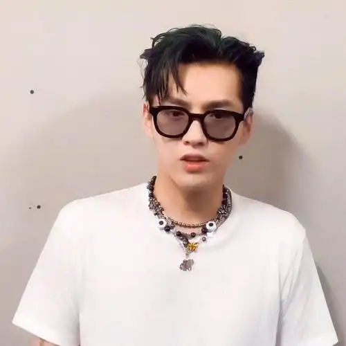 新款潮玩人类在哪里吴亦凡同款 黑色笑脸串珠项链朋克音符潮男女