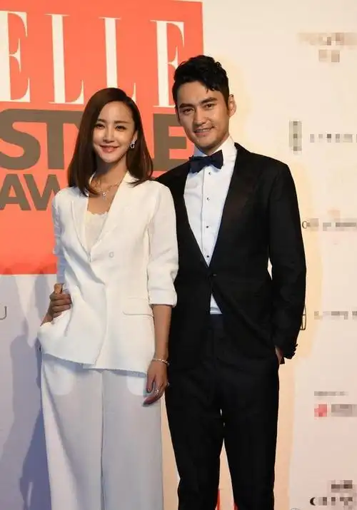 张歆艺瘦到认不出西装配破洞裤大走中性风戴礼帽短发帅过老公