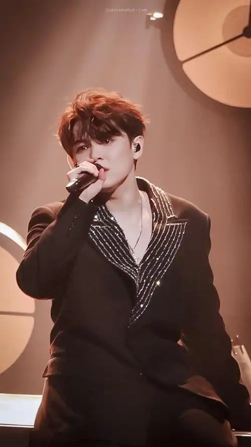 尤长靖超话91#毕业之前来看演唱会#我爱上让我奋不顾身的一个人