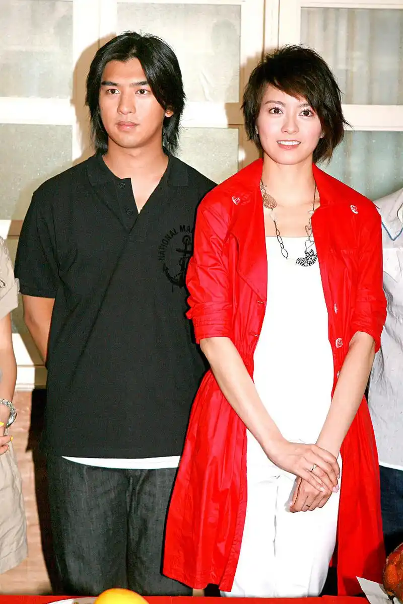 梁咏琪论唱功,在歌手中属于中等,但厉害之处在于发挥一直很稳定