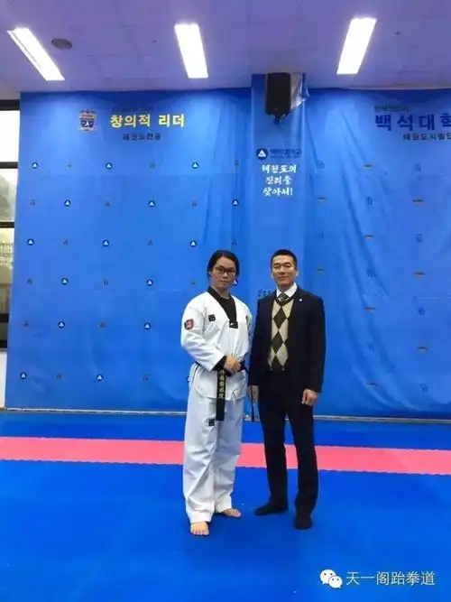 他,更是第一个加入韩国演艺团队(韩国虎队ktigers)的中国籍跆拳道运动