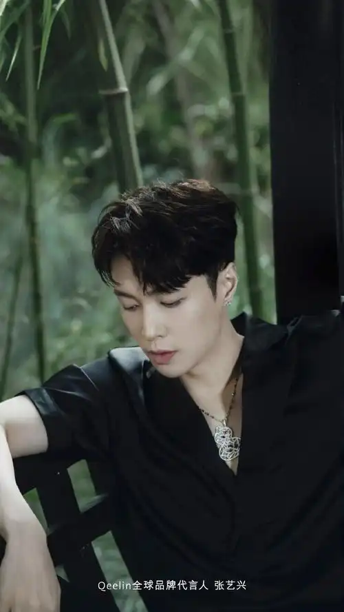 240323|麒麟更新张艺兴高清壁纸1p谁家公子落林间,颜如玉,胜潘安.