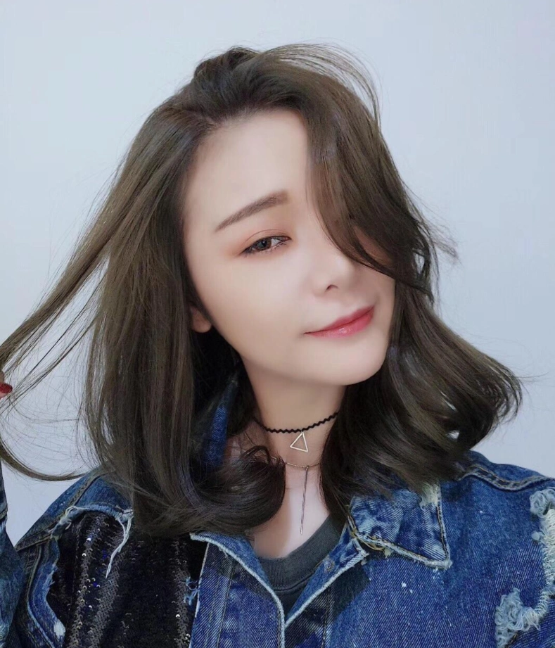 看一眼就会沦陷的"齐肩烫"发型,清爽,简约又大气!