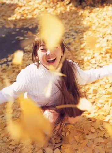 做一个温暖的女子做一个爱笑的女子