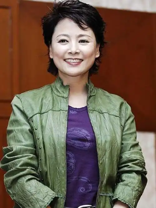 我这辈子蛮可怜的,没有婚姻也无子女|电影|张建亚|郭凯敏|张瑜(演员)