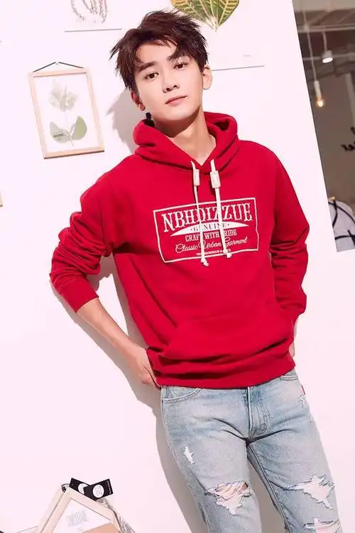 熊梓淇杂志大片曝光演绎初秋慵懒系男友