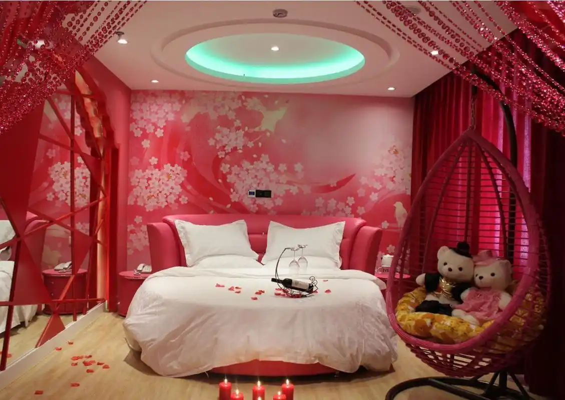 酒店"情侣房"放圆床待客,你以为浪漫,原来是酒店的营销手段!