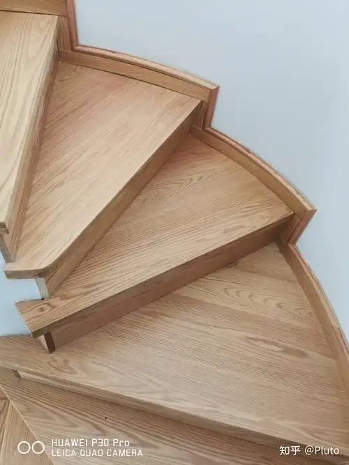 红橡实木楼梯简约但不简单