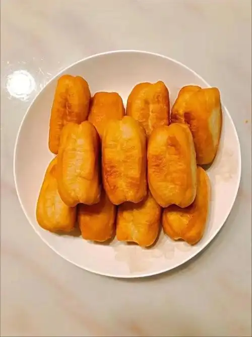 在家轻松吃到金黄酥脆,蓬松个大的油条简直是太爱了