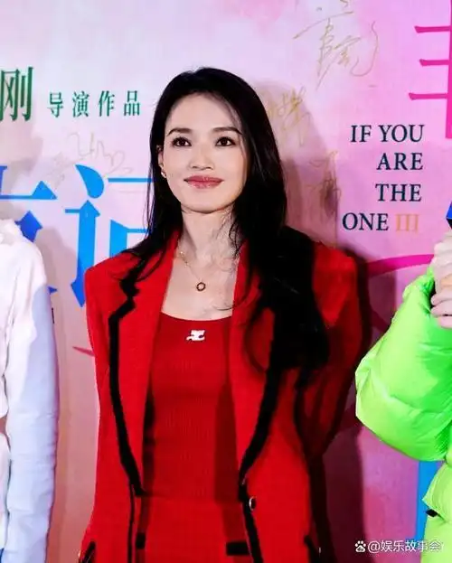 舒淇和虞书欣在《非诚勿扰3》飙演技!看出舒淇20年的穿搭变化