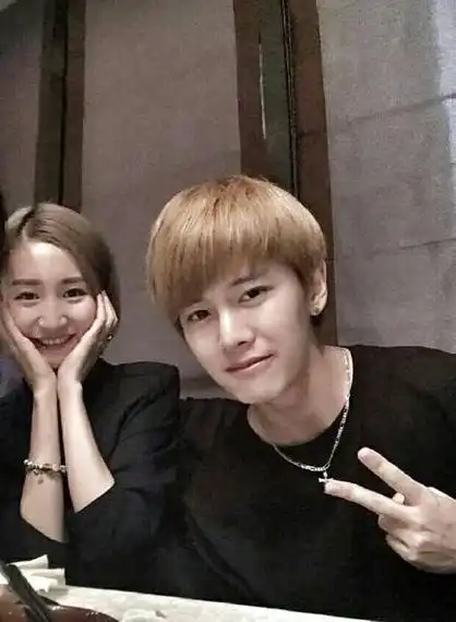 任嘉伦最近绯闻(任嘉伦突然宣布结婚生子)