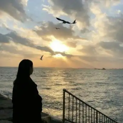 唯美意境女生头像背影图片