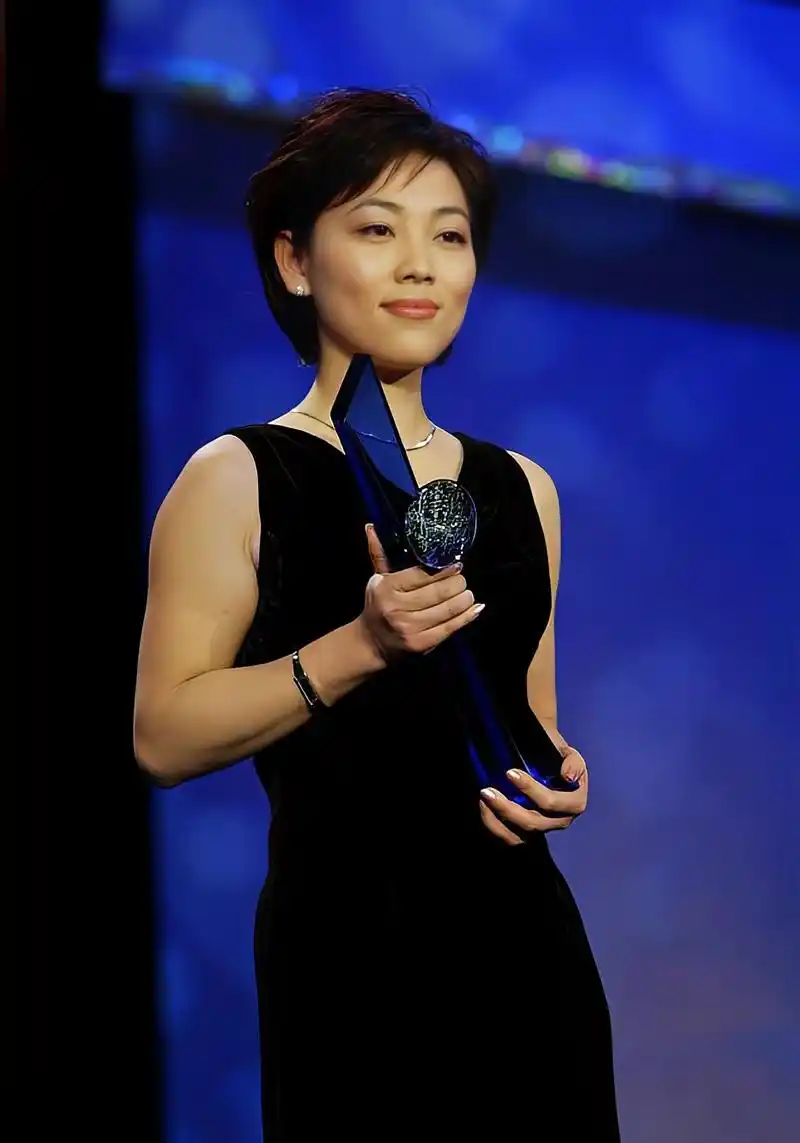 中央电视台第二届"十佳"电视主持人揭晓,康辉,撒贝宁在列