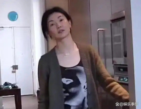 张曼玉近况曝光无滤镜的60岁素颜太真实干瘪憔悴惹人怜