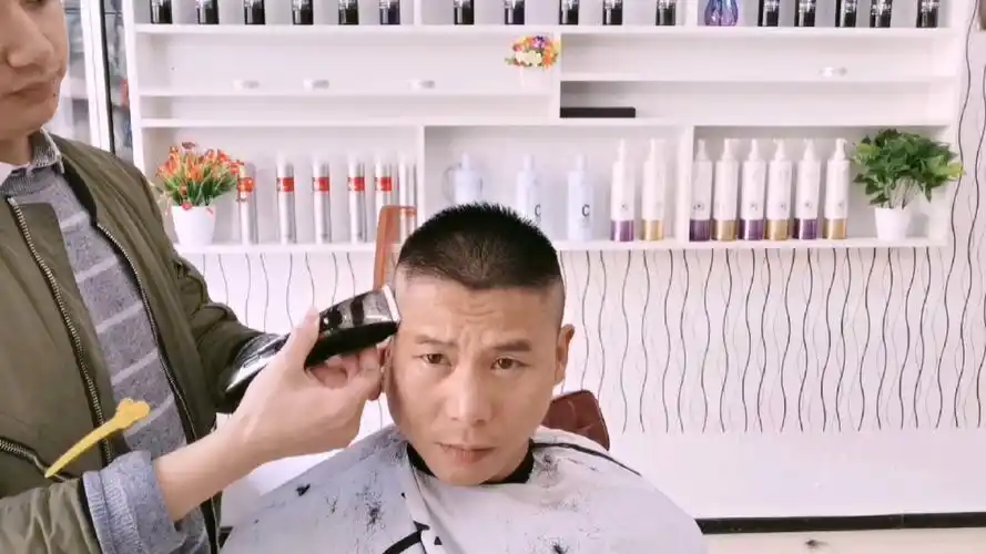 越来越多的男人剪这款三面光寸头发型清爽简单又霸气精神干净利落不