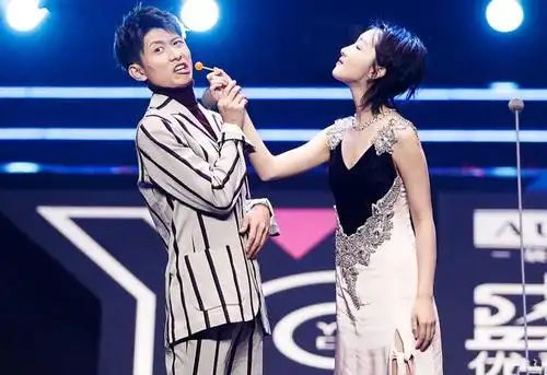 加上白雪清爽的外表,张一山长跑七年就可以理解了