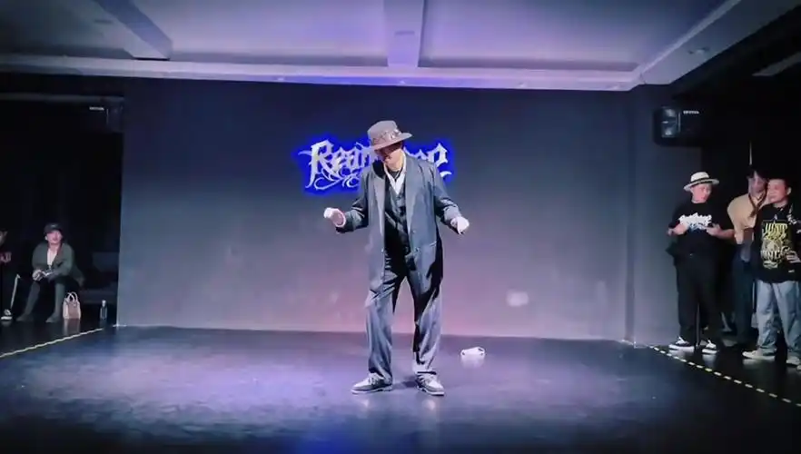 无败神话lakuapopping街舞震感舞机械舞上才艺因为作