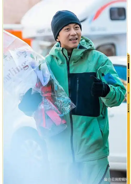 《五哈3》中,邓超杜海涛两人交流减肥经验,把坚持打在公屏上