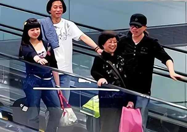 歌手郭峰:三段恋情无疾而终,61岁未婚无子女,一生都献给了音乐