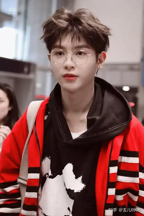 有哪些黄明昊的justin的好看的照片? - 知乎